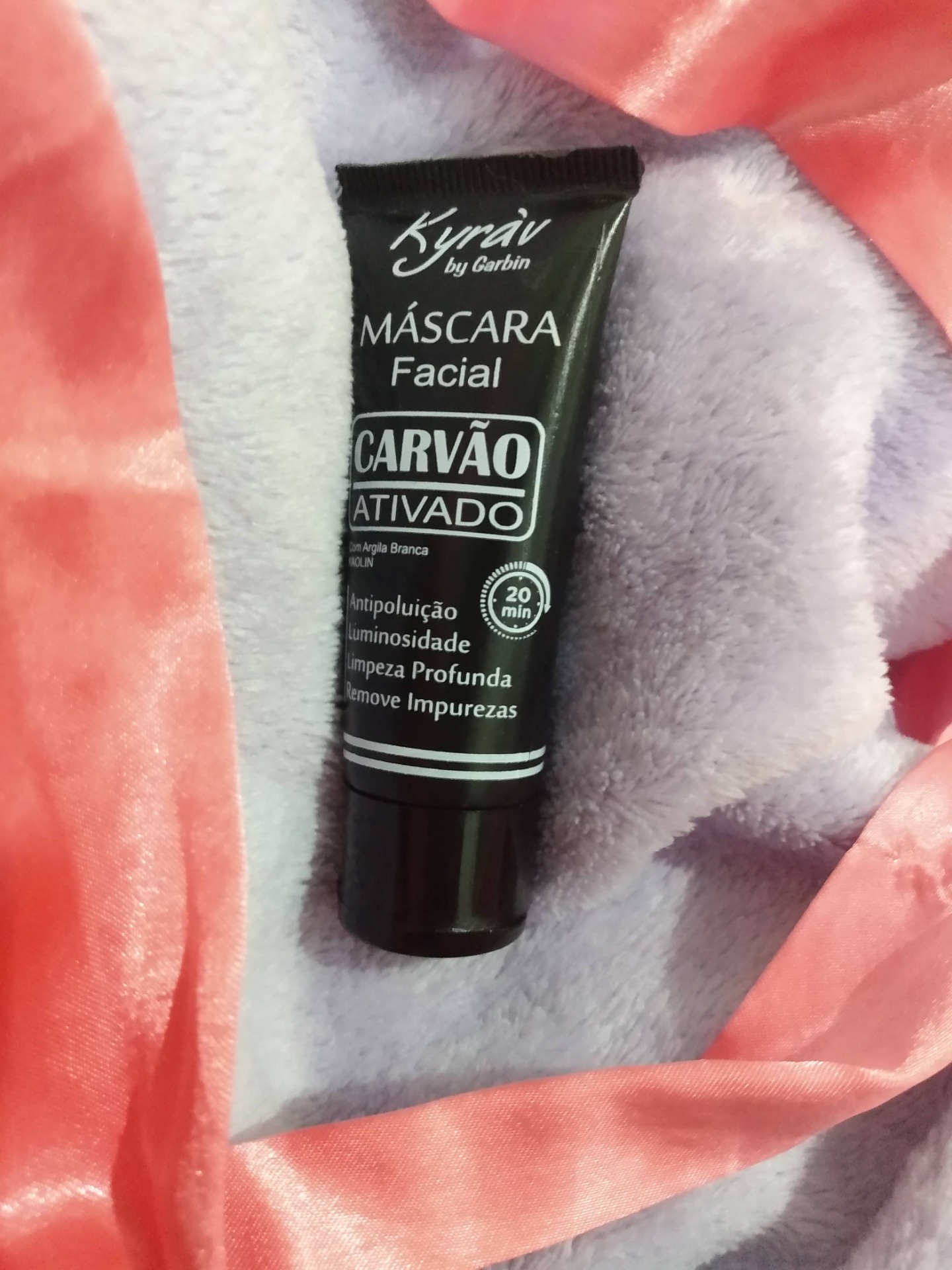 Máscara Facial Carvão Ativado com Argila Branca - Kyráv :: Acorda, Maria  MAKE UP